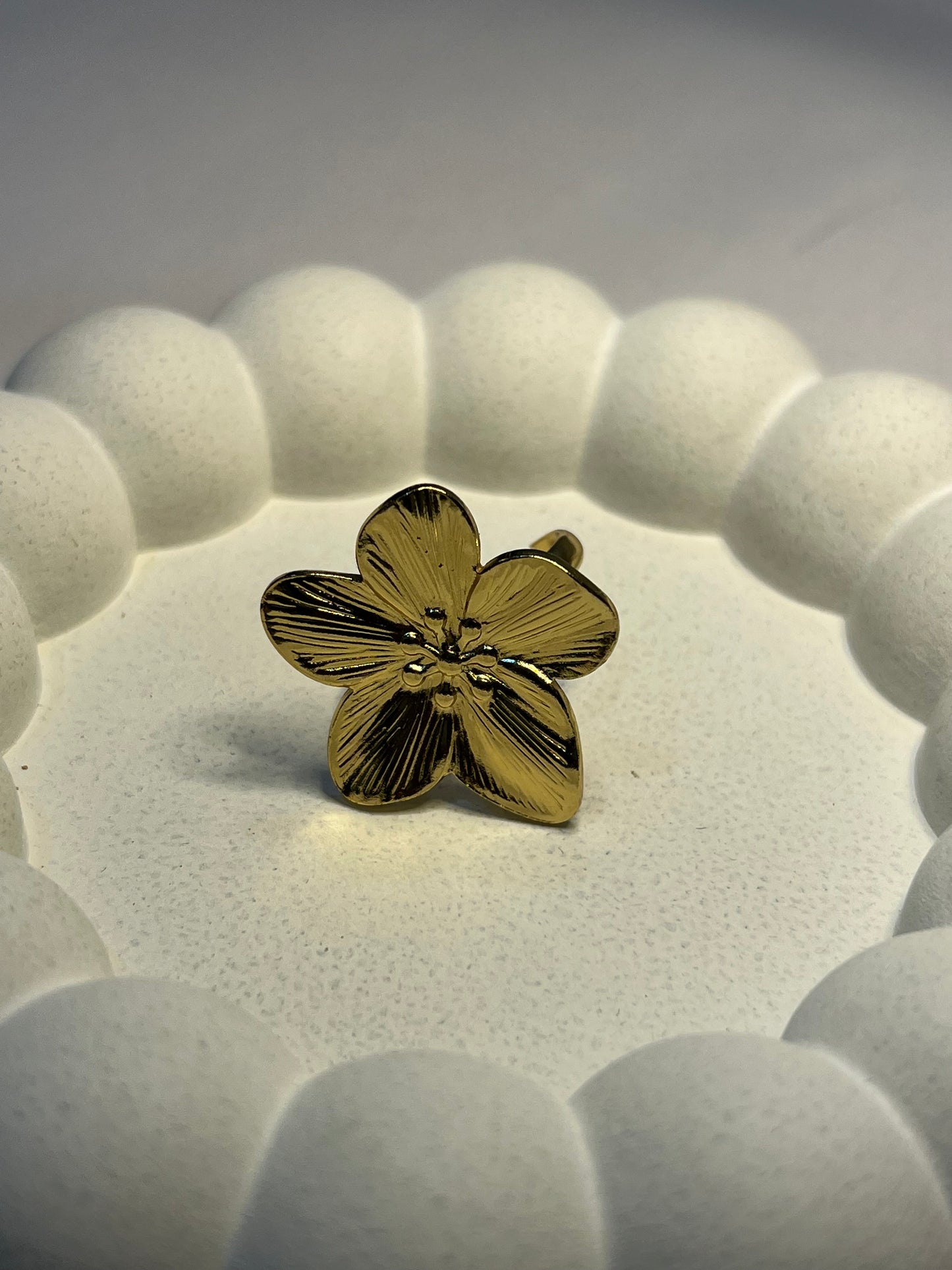 Flower Signet - Finger Ring (Adjustable)