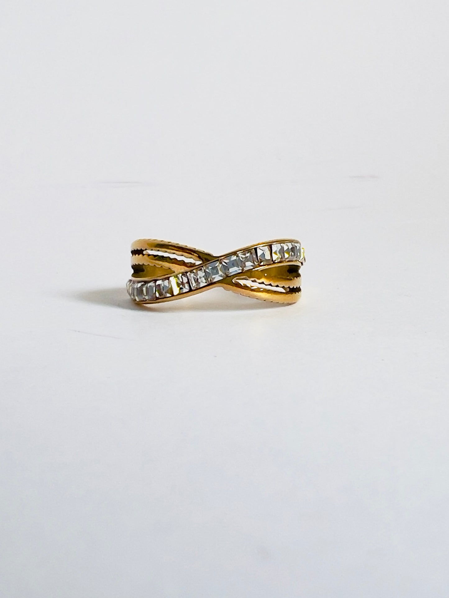 Eterna Finger Ring