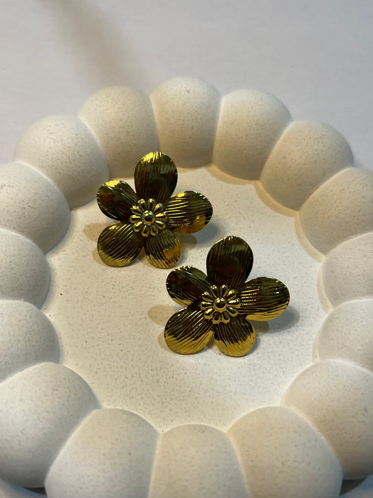 Dainty Floral Ear Studs