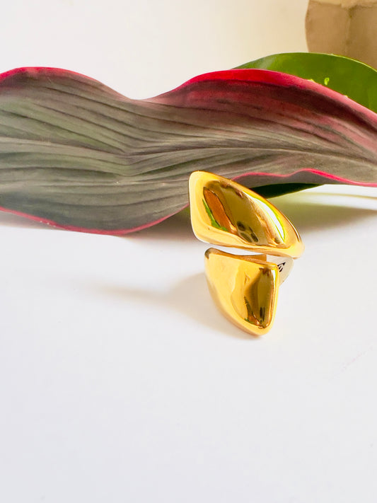 Soulmate Twist Finger Ring