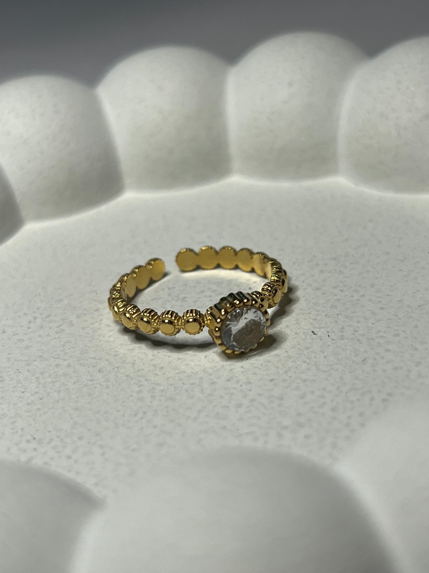 Golden loop - Finger Ring (Adjustable)