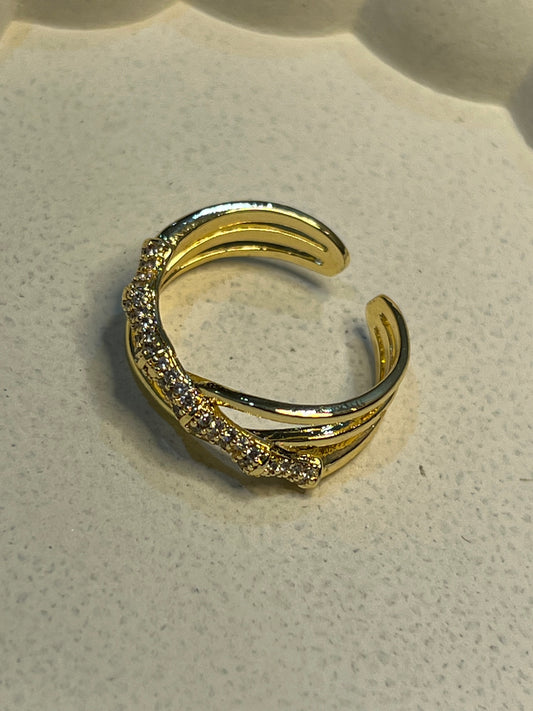 Gold Striped Finger Ring