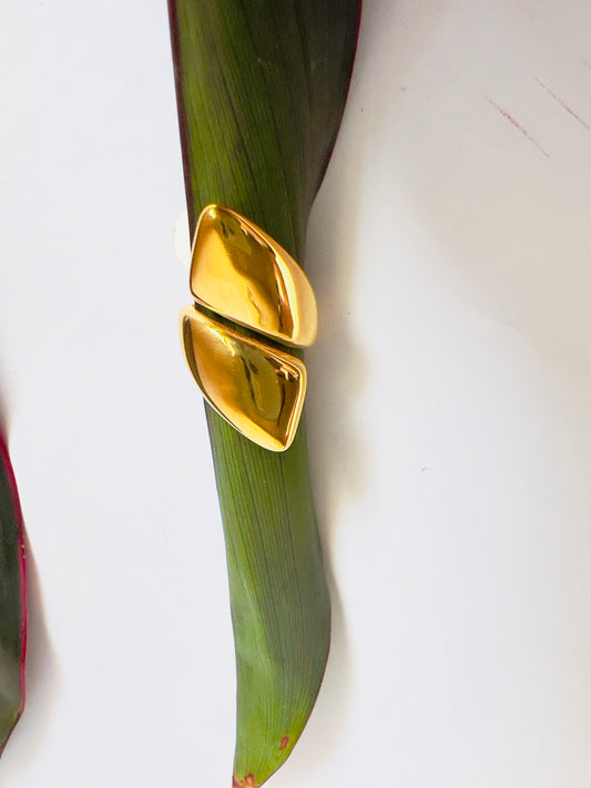 Soulmate Twist Finger Ring