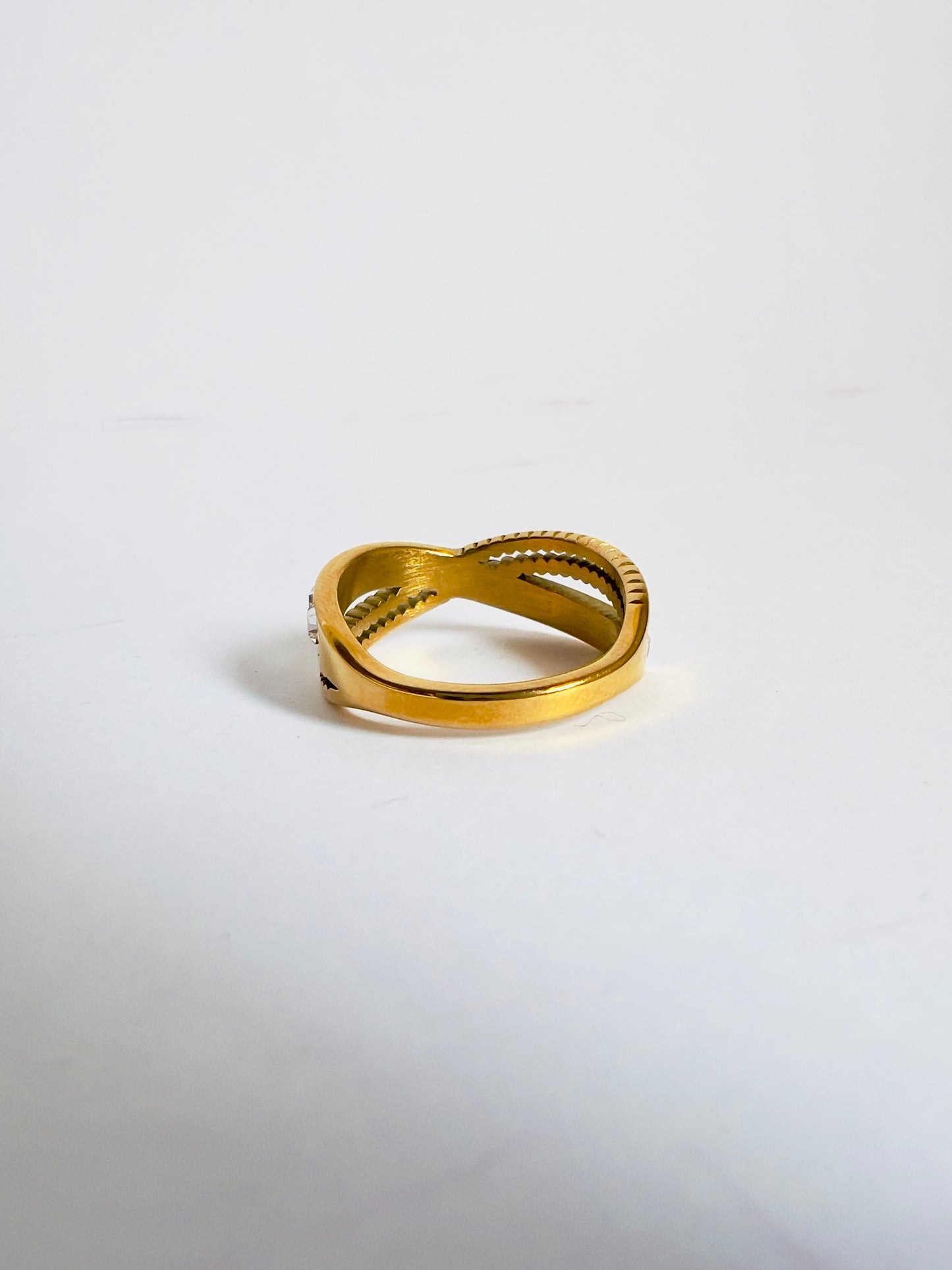 Eterna Finger Ring