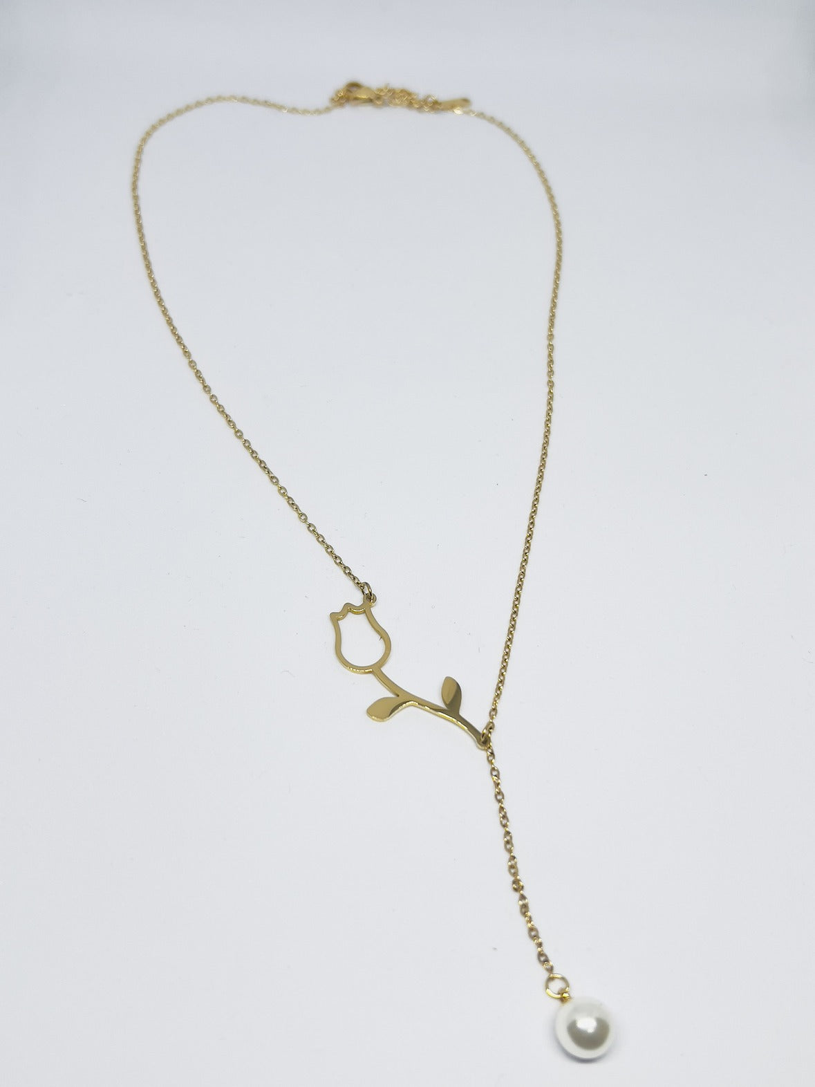 La Rose Pendant with Pearl Drop Chain