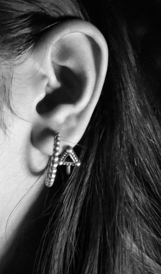 Triangle Twist Oxidised Ear Studs