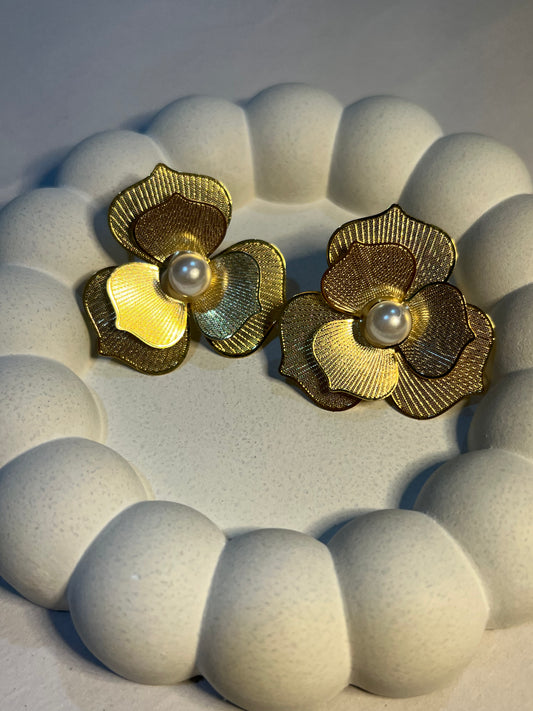 Light Weight Anti Tarnish Flower Earrings