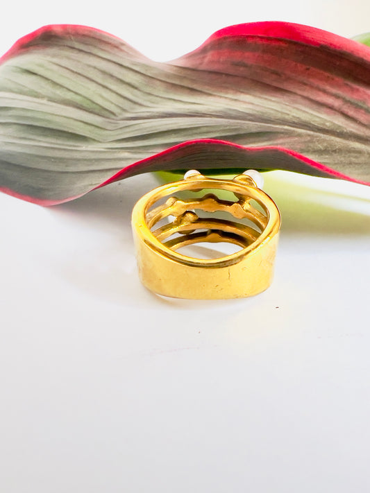 Pearl Harmony Finger Ring