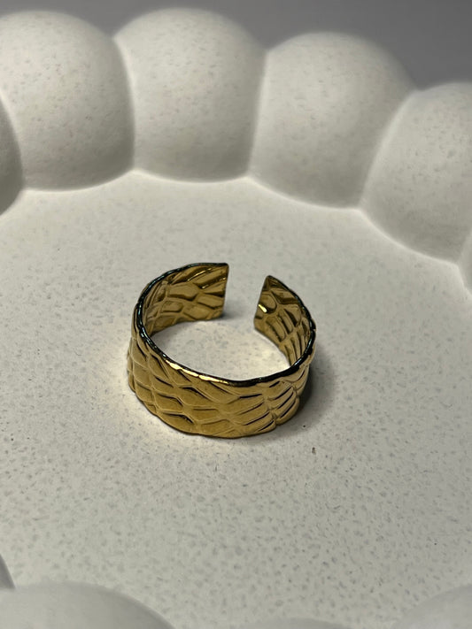 Textured Coil Finger Ring