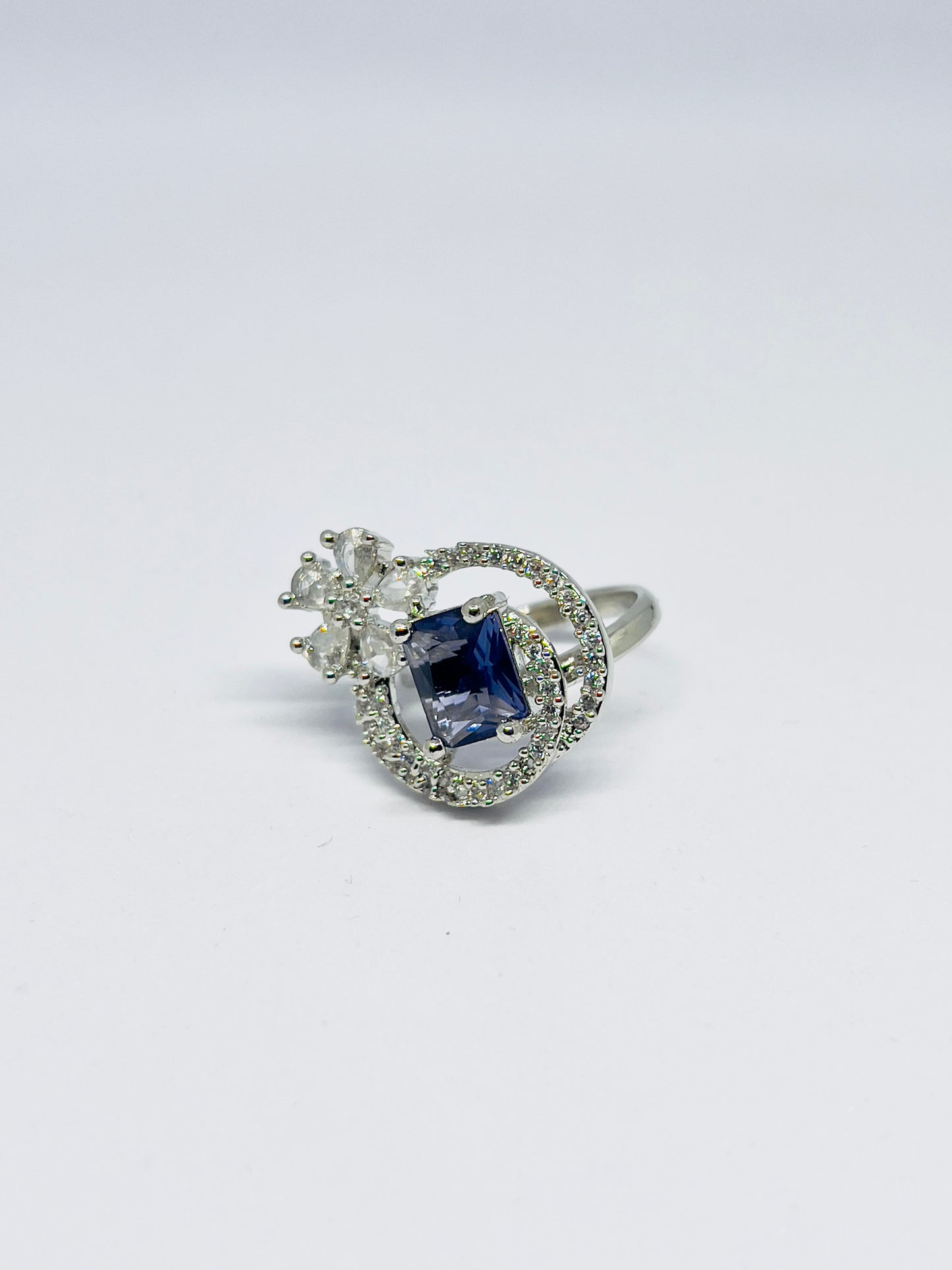 Rhodium-Plated Purple AD Finger Ring