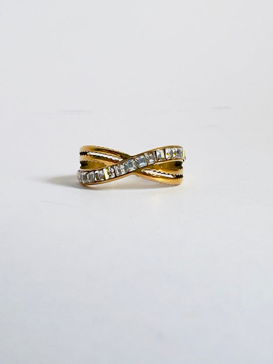 Eterna Finger Ring