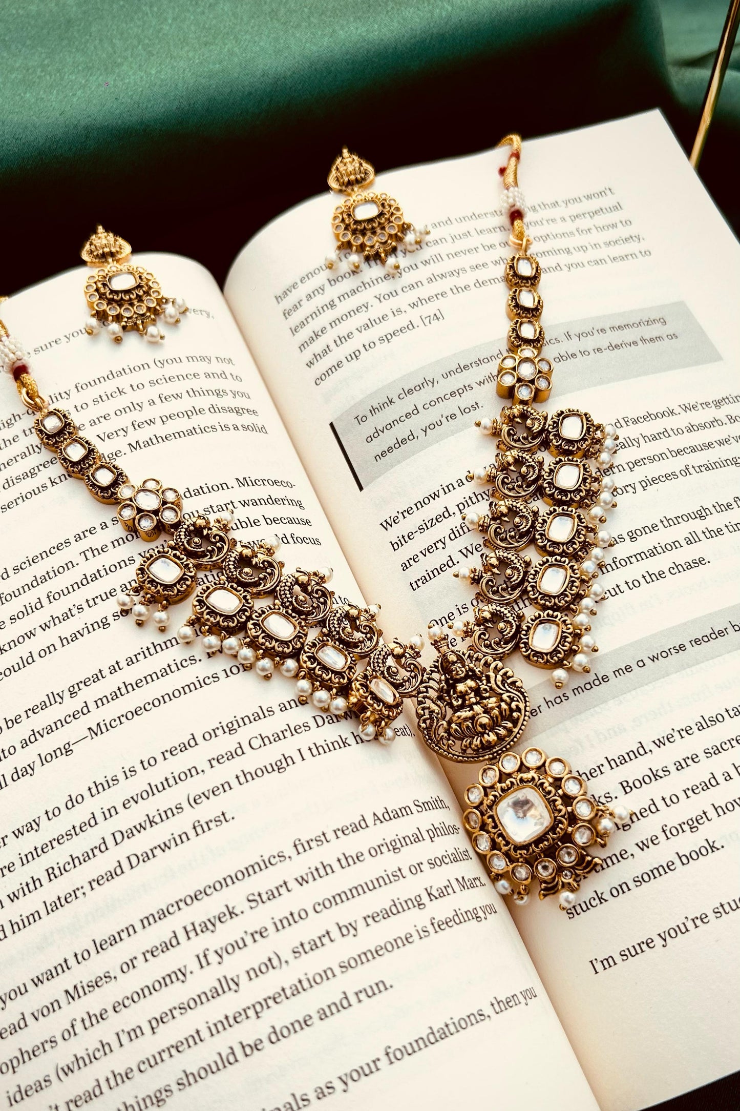 Kempu Kundan Studded  Jewelry Set