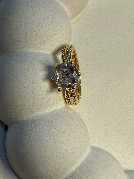 Gold Solitare Dupe Finger Ring