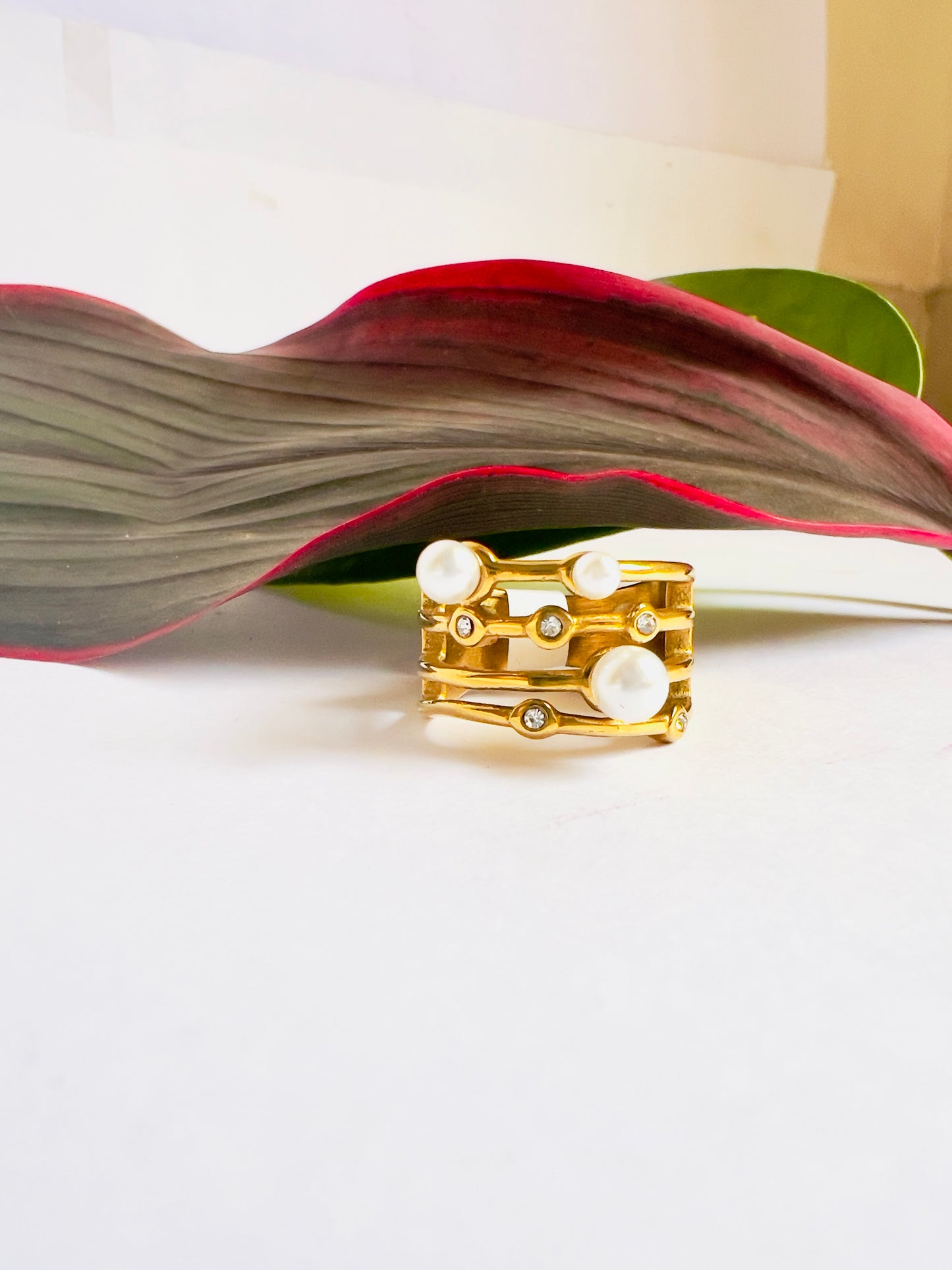 Pearl Harmony Finger Ring