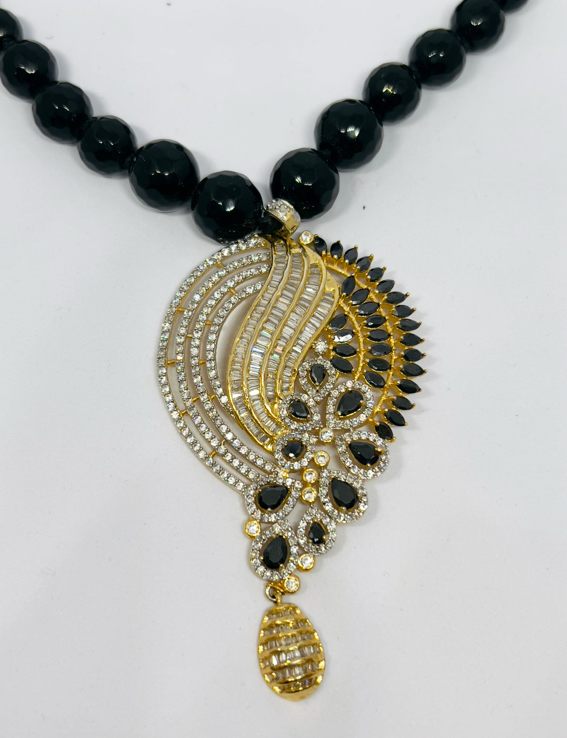 Black Moti Maala with Pendant Jewelry Set