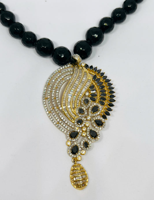 Black Moti Maala with Pendant Jewelry Set