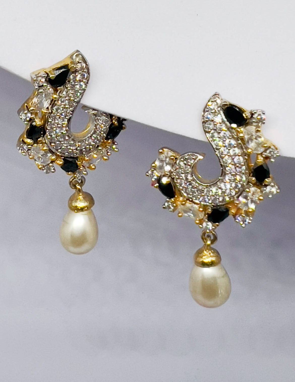 Black Moti Maala with Pendant Jewelry Set