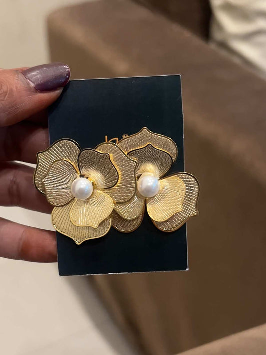 Light Weight Anti Tarnish Flower Earrings